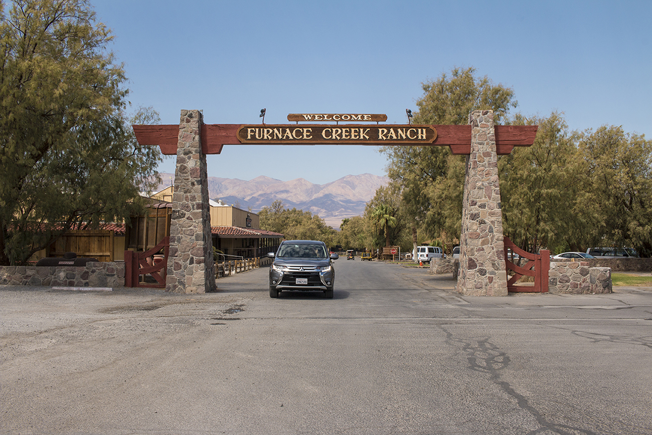 arielkatowice-death-valley-hotel-Furnace-Creek-ranch