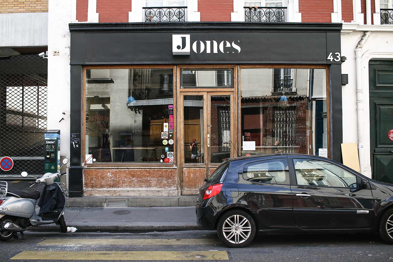 Paris Jones bar dans le 11e