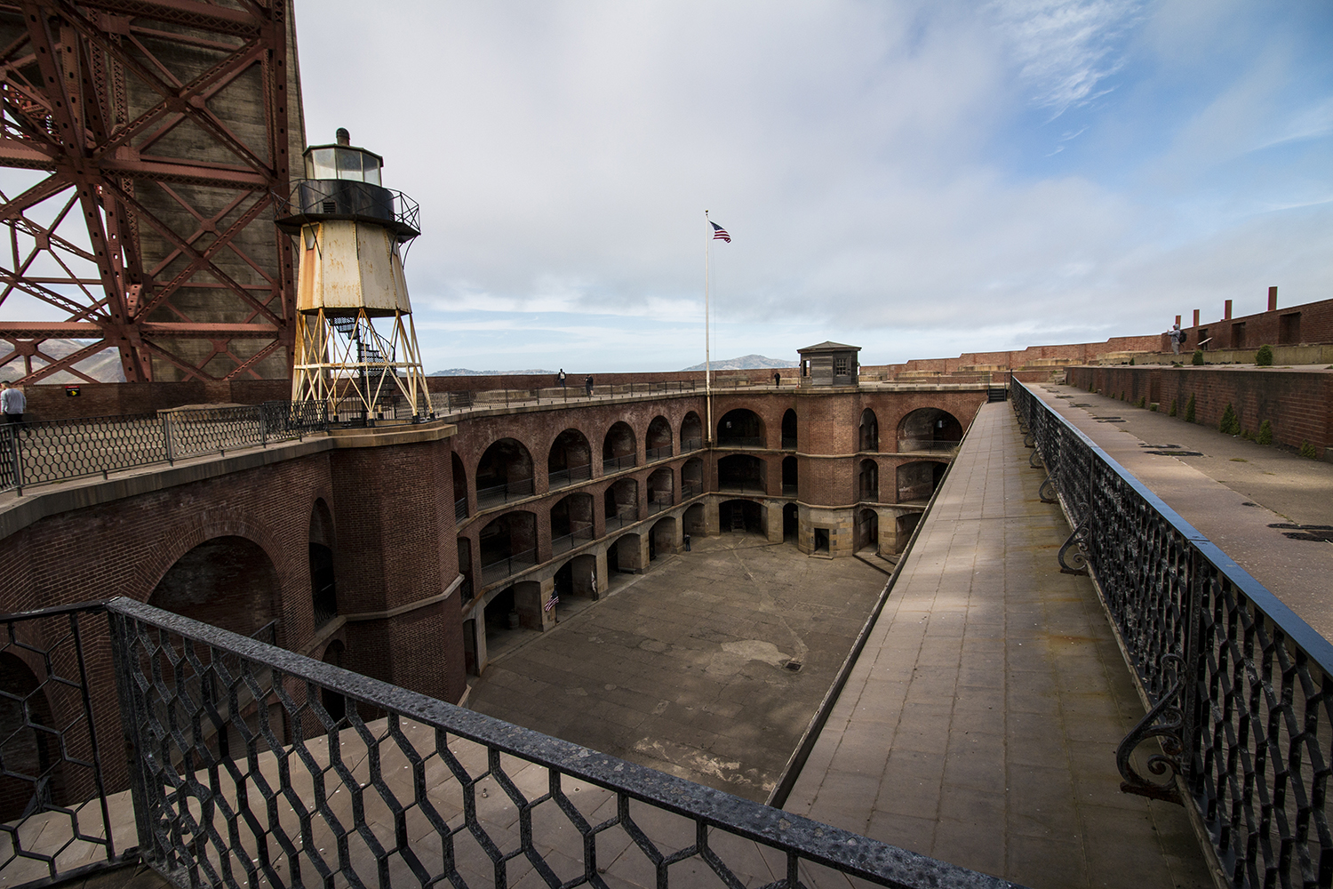 arielkatowice-san-francisco-fort-point