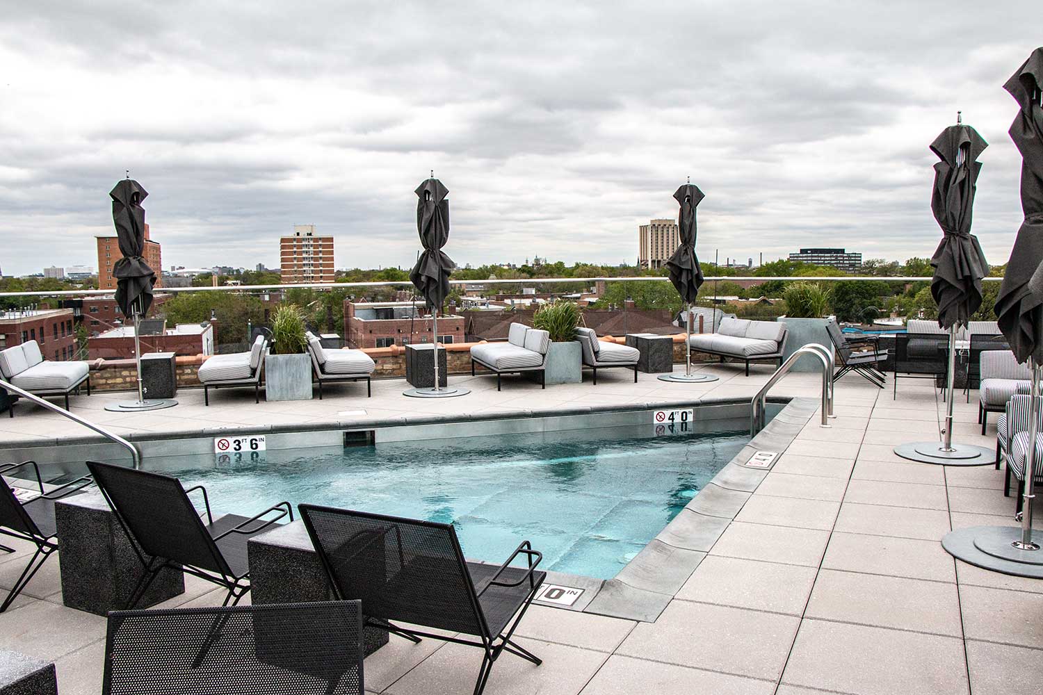 chicago hotel rooftop