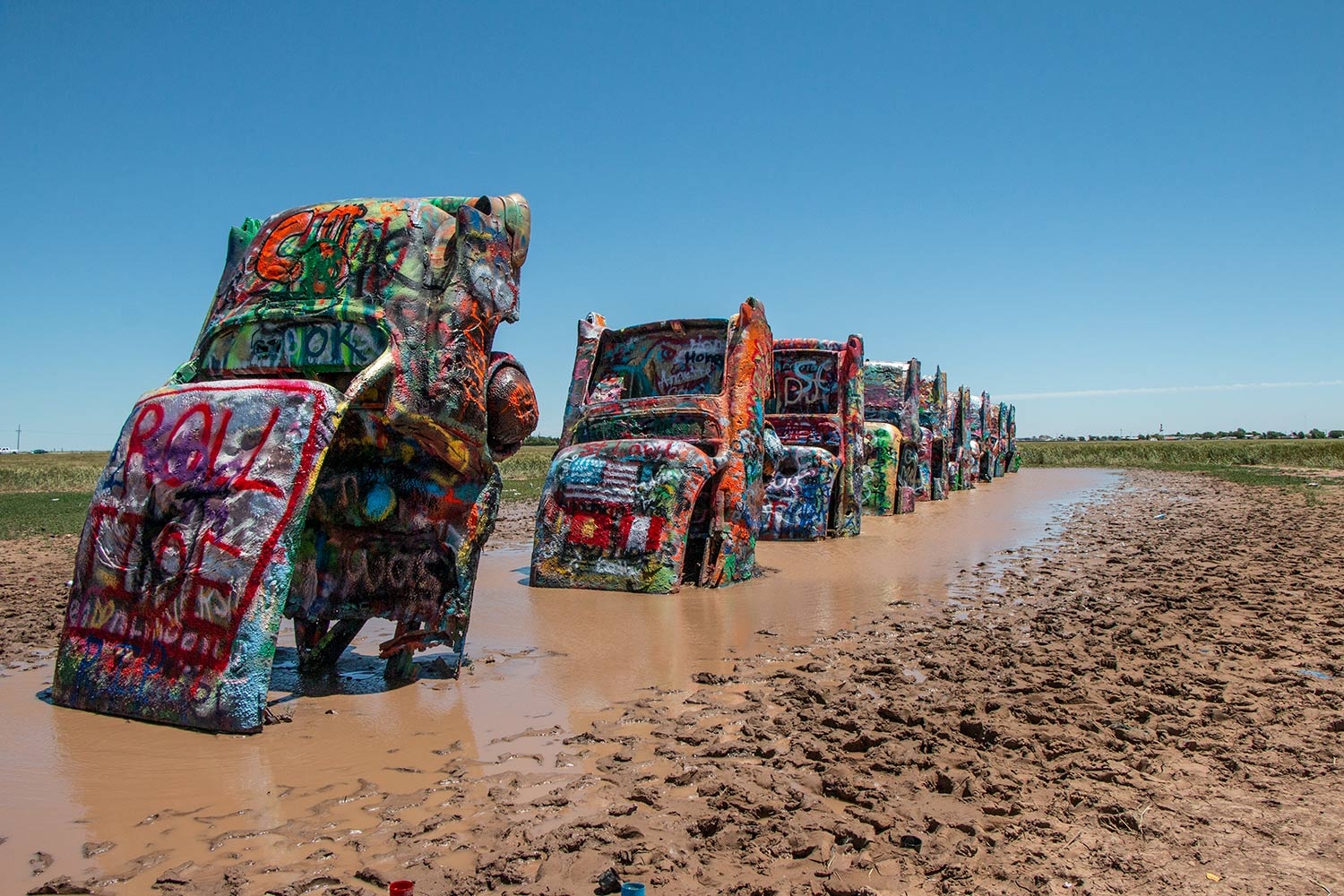 arielkatowice-route-66-cadillac-ranch-ant